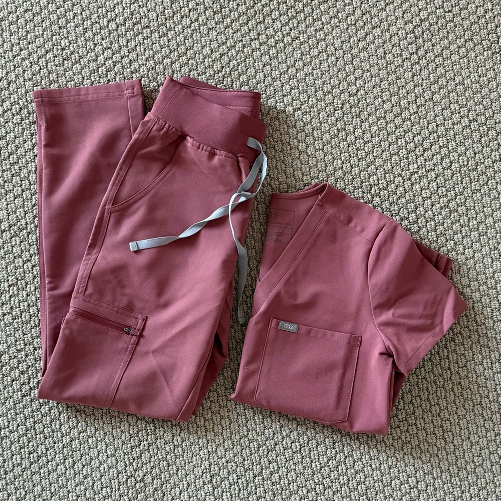 Wear figs mauve color scrub set